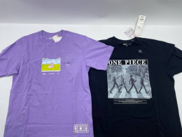 Set of 2 uniqlo t-shirts