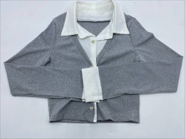 Women's gray long-sleeved shirt