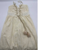 Women's one-shoulder white dress Women's one-shoulder white dress