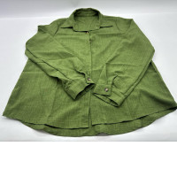 Green long-sleeved shirt Green long-sleeved shirt