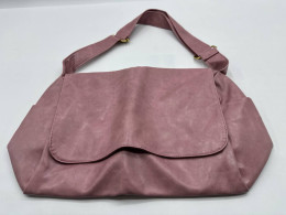 Women's shoulder bags