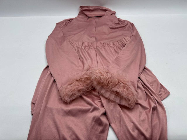 Set of 2 Women's pajamas, peach pink shirt and pants Set of 2 Women's pajamas, peach pink shirt and pants