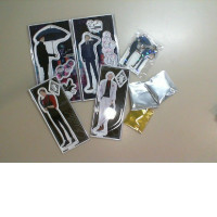 Set of 4 acrylic figures + 3 clothing badges + 2 keychains