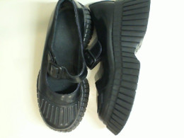 Black women's high platform shoes