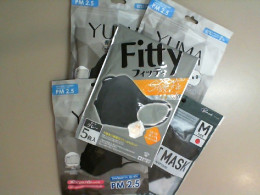 Set of 5 face masks, black