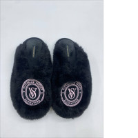 Closed-Toe Faux Fur Slippers,
