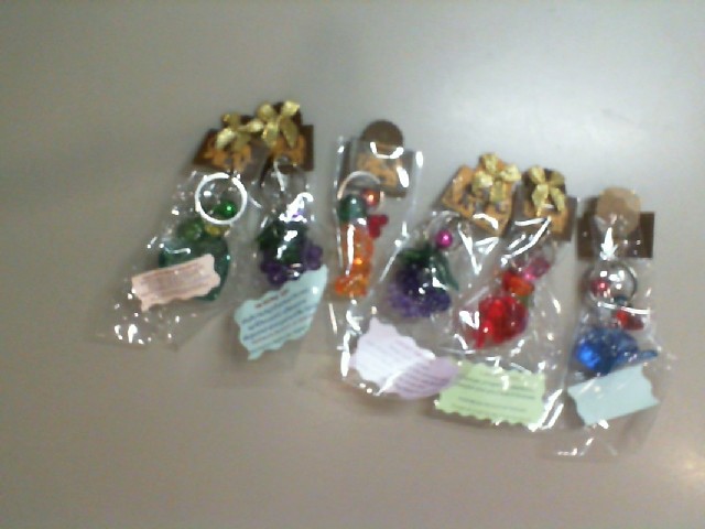 Set of 6 plastic keychains Set of 6 plastic keychains