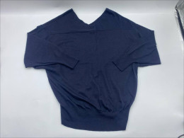 Women's long-sleeved V-neck shirt Women's long-sleeved V-neck shirt