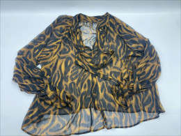 Women's leopard print long-sleeved collared shirt Women's leopard print long-sleeved collared shirt