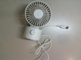 Small table fan