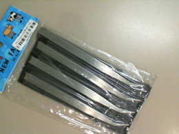 Set of 4 iron tweezers