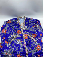 Blue long-sleeved coat Blue long-sleeved coat