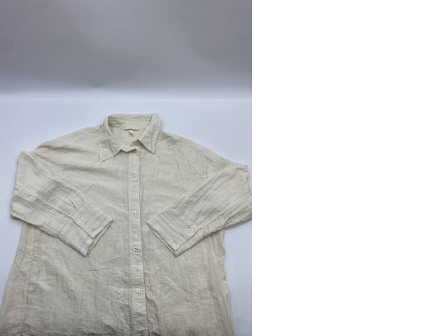 Women's white long-sleeved shirt Women's white long-sleeved shirt