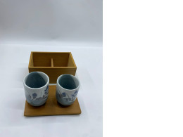 Set of 2 Glass, tall hot tea glass with Japanese flower pattern in a wooden box Set of 2 Glass, tall hot tea glass with Japanese flower pattern in a wooden box