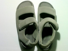 Nike flip-flops Nike flip-flops