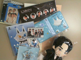 Gift set Lykn. 5 clothing badges, photo cards + soft toy + card holder + small photo film + acrylic keychain Gift set Lykn. 5 clothing badges, photo cards + soft toy + card holder + small photo film + acrylic keychain