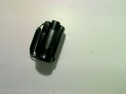 Sony HDR XR500 Battery Type: Lithium-ion Voltage: 7.2V Capacity: 1050mAh Product Type: Replaceable