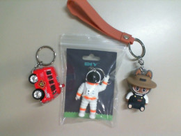 Set of 3 keychains Set of 3 keychains