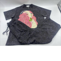 Women's black short-sleeved shirt and long pants