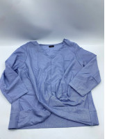Women's blue long-sleeved V-neck shirt Women's blue long-sleeved V-neck shirt