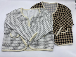 Set of 2 Women's button-down sweater, plaid pattern 