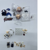 Set of 2 Japanese figures with spare parts (used)