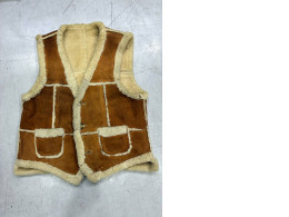 Vintage 80s Sheepskin Shearling Vest Mens Western Horn Buttons Vintage 80s Sheepskin Shearling Vest Mens Western Horn Buttons