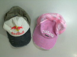 Set of 2 caps, pink and brown