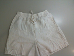 Women's beige shorts Women's beige shorts