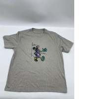 Gray round neck t-shirt 