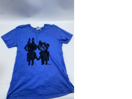 Women's short-sleeved round neck T-shirt in blue with a black cat pattern Women's short-sleeved round neck T-shirt in blue with a black cat pattern