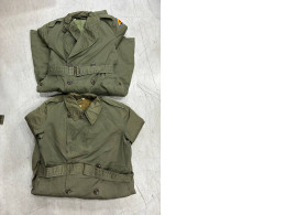 Set of 2 secondhand green raincoats with collar