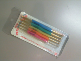 Set of 5 crochet hooks