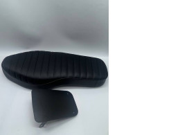 Yamaha motorcycle seat with mount