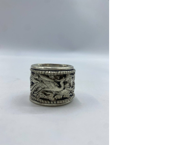 Silver stainless steel ring with swan pattern Silver stainless steel ring with swan pattern