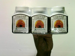 Lingzhi capsules thanyaporn Herbs Brand, one pack of 6 pcs.