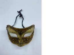 Souvenir mask Souvenir mask