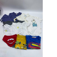 Set of baby's clothes Set of baby's clothes