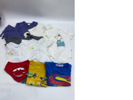 Set of baby's clothes