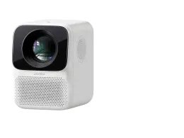 White Wanbo T2 Max Projector 4K second hand. The kit includes a cable and a remote control