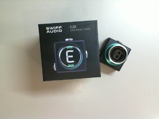 Swiff audio C20. Mini pedal tuner Swiff audio C20. Mini pedal tuner