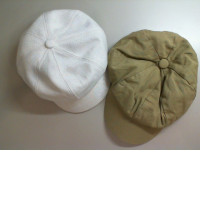Set of 2 men's caps, white and green