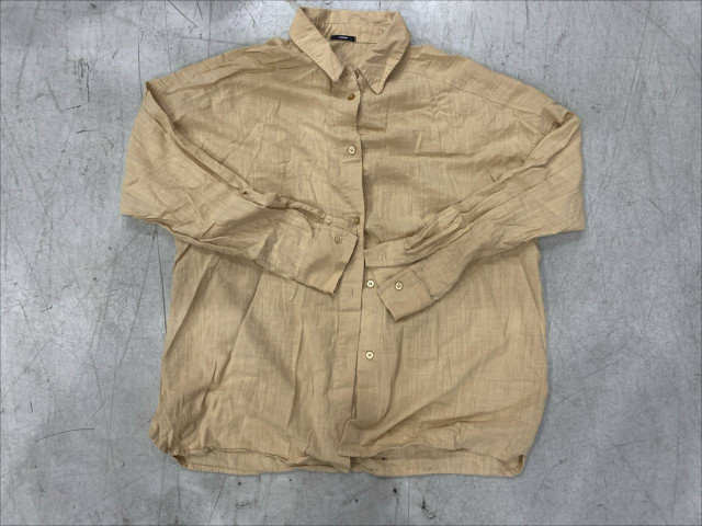 Light brown long-sleeved shirt Light brown long-sleeved shirt