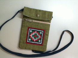 Small green fabric shoulder bag Small green fabric shoulder bag