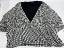 Korean style plaid long sleeve round neck shirt