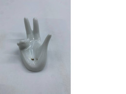 Glass, white hand-shaped glass Glass, white hand-shaped glass
