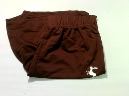 men's red short trousers