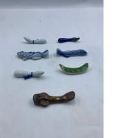 Set of 7 Glass fish-shaped chopstick rest