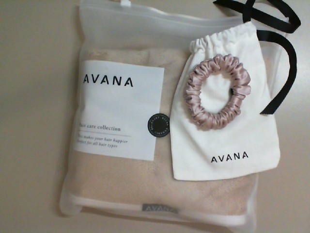 AVANA Bath Set, Towel, and Hair Tie AVANA Bath Set, Towel, and Hair Tie