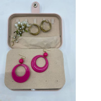 Set of 4 Women's earrings in a pink box